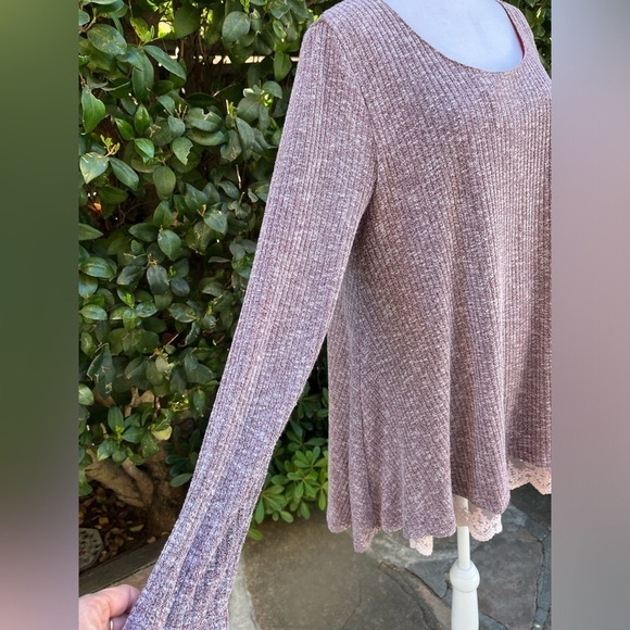 Umgee Long Sleeve Rib Knit Peek A Boo Lace Bottom Tunic Top Cotton Blend Large - Picture 3 of 6